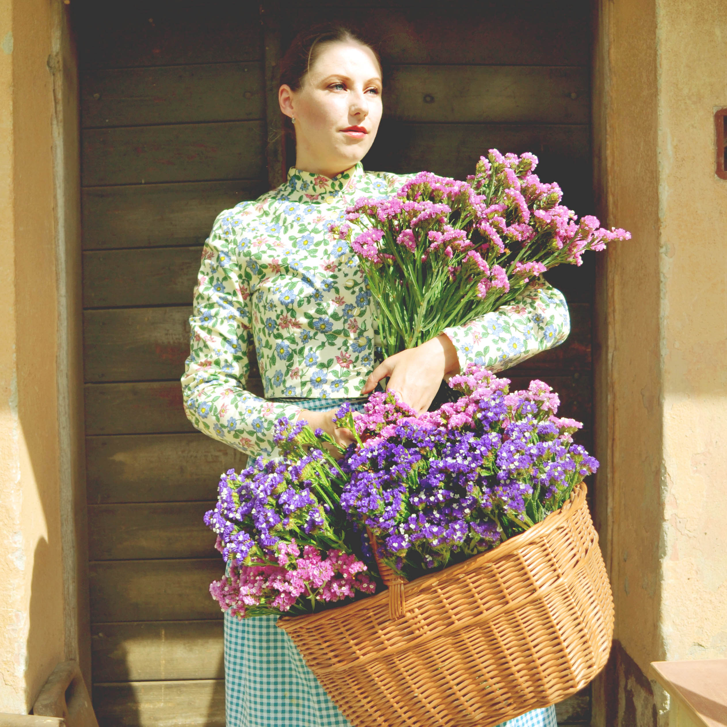 Pracovní kroje a folklórně laděné oděvy